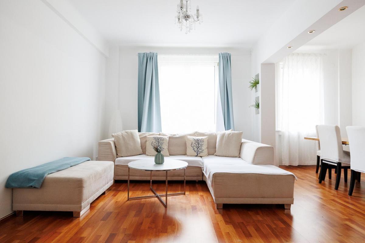 Operastreet City-center Premium Apartmán *
