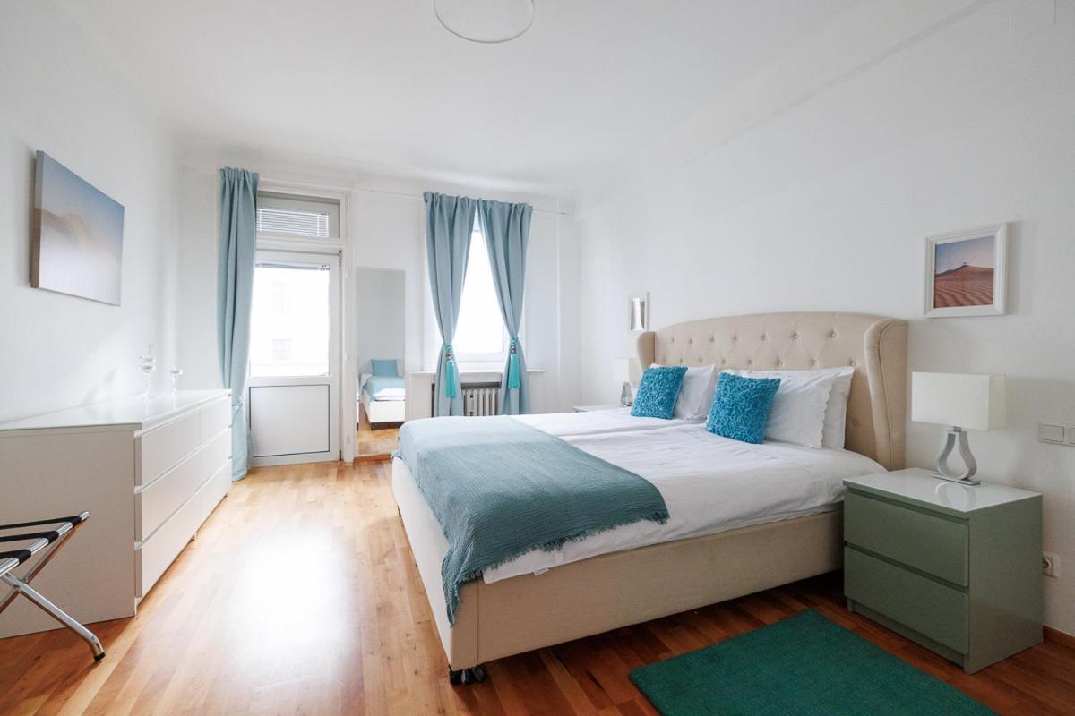 Operastreet City-center Premium Appartement *